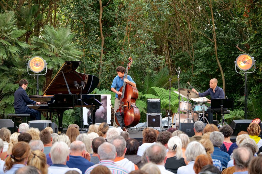 Page vague classique - site ville de Six Fours-les-Plages